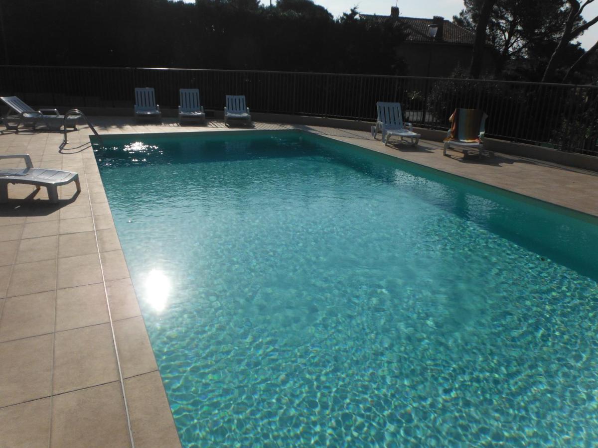 Residence L'Elephant Saint-Raphaël Екстериор снимка